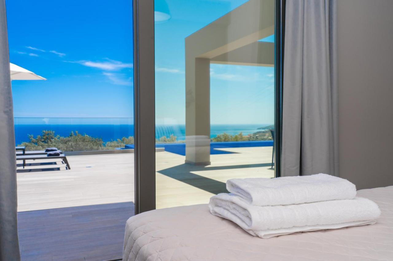 Villa Shades Of Blue Trapezaki  Exterior foto